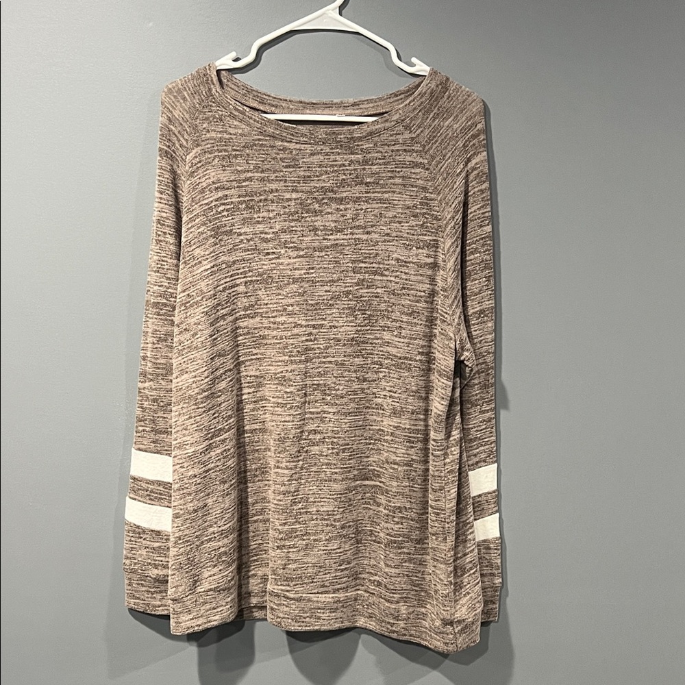 AMAZON Women's Heathered Brown Long Sleeve Top
